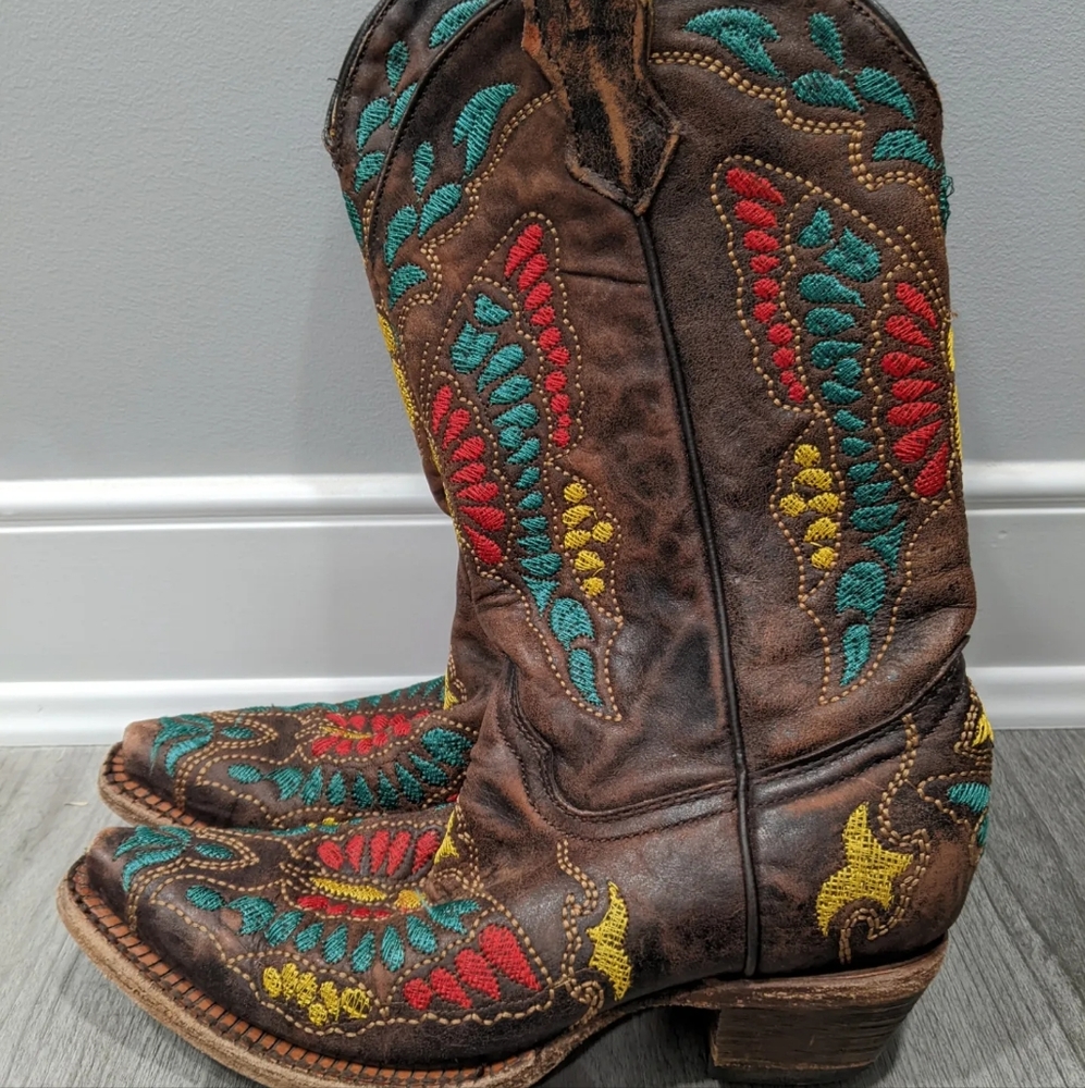 Youth girl corral butterfly cowboy boots.